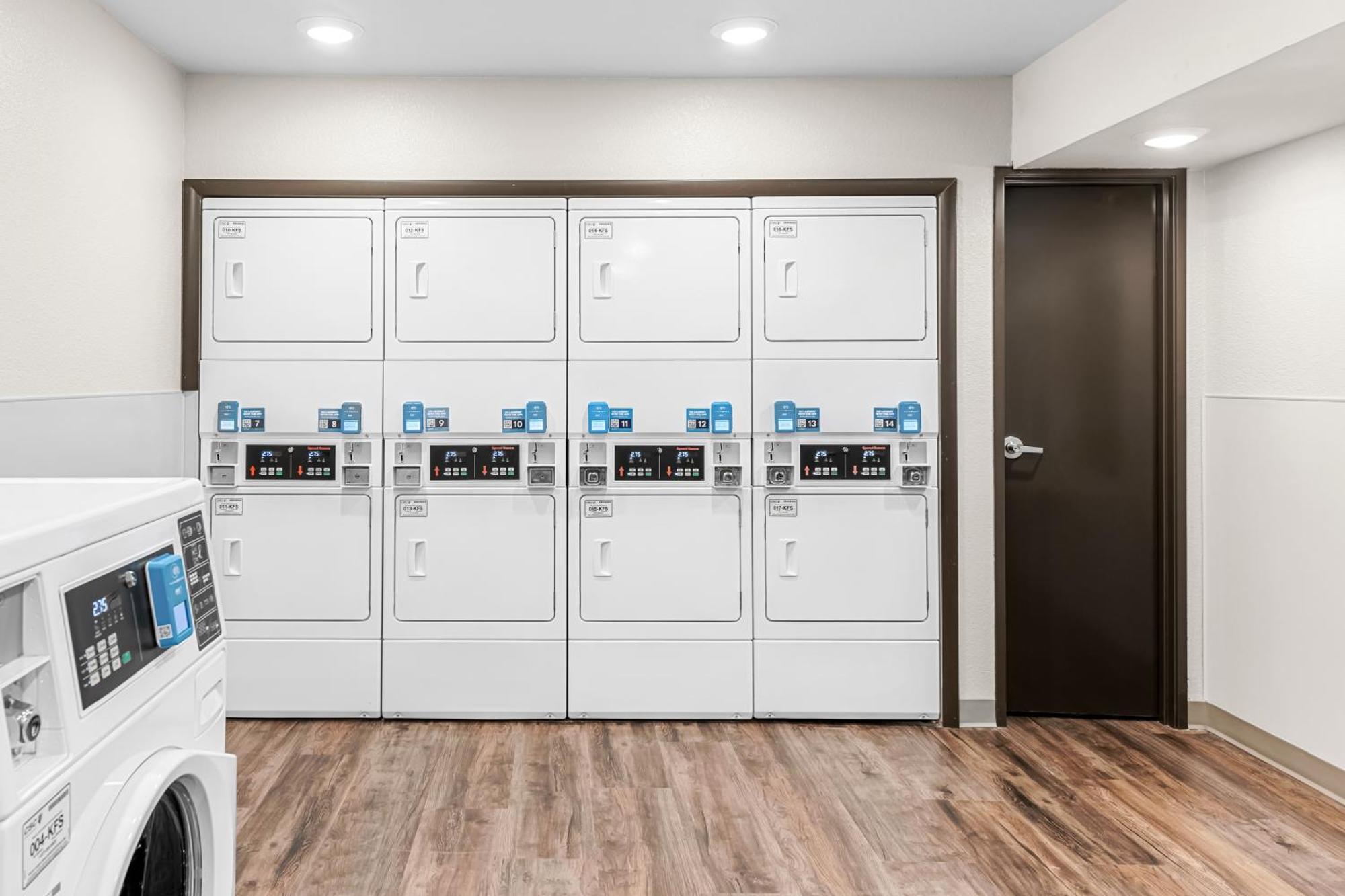 Woodspring Suites Kansas City Airport Kültér fotó